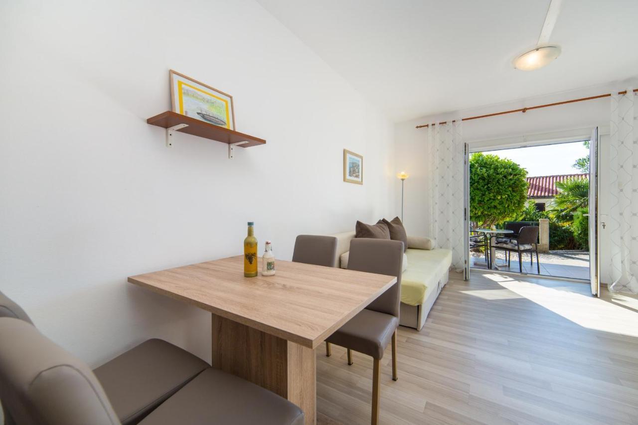 Apartments Color Брист Екстер'єр фото